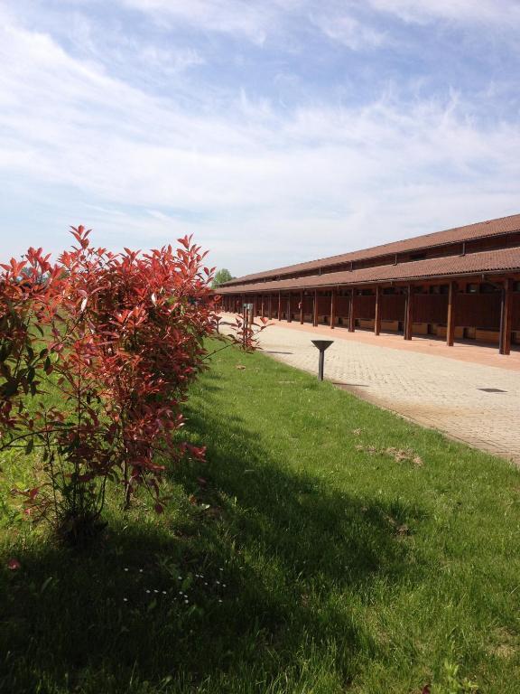 Motel 7 Laghi Castelletto Di Branduzzo Kültér fotó