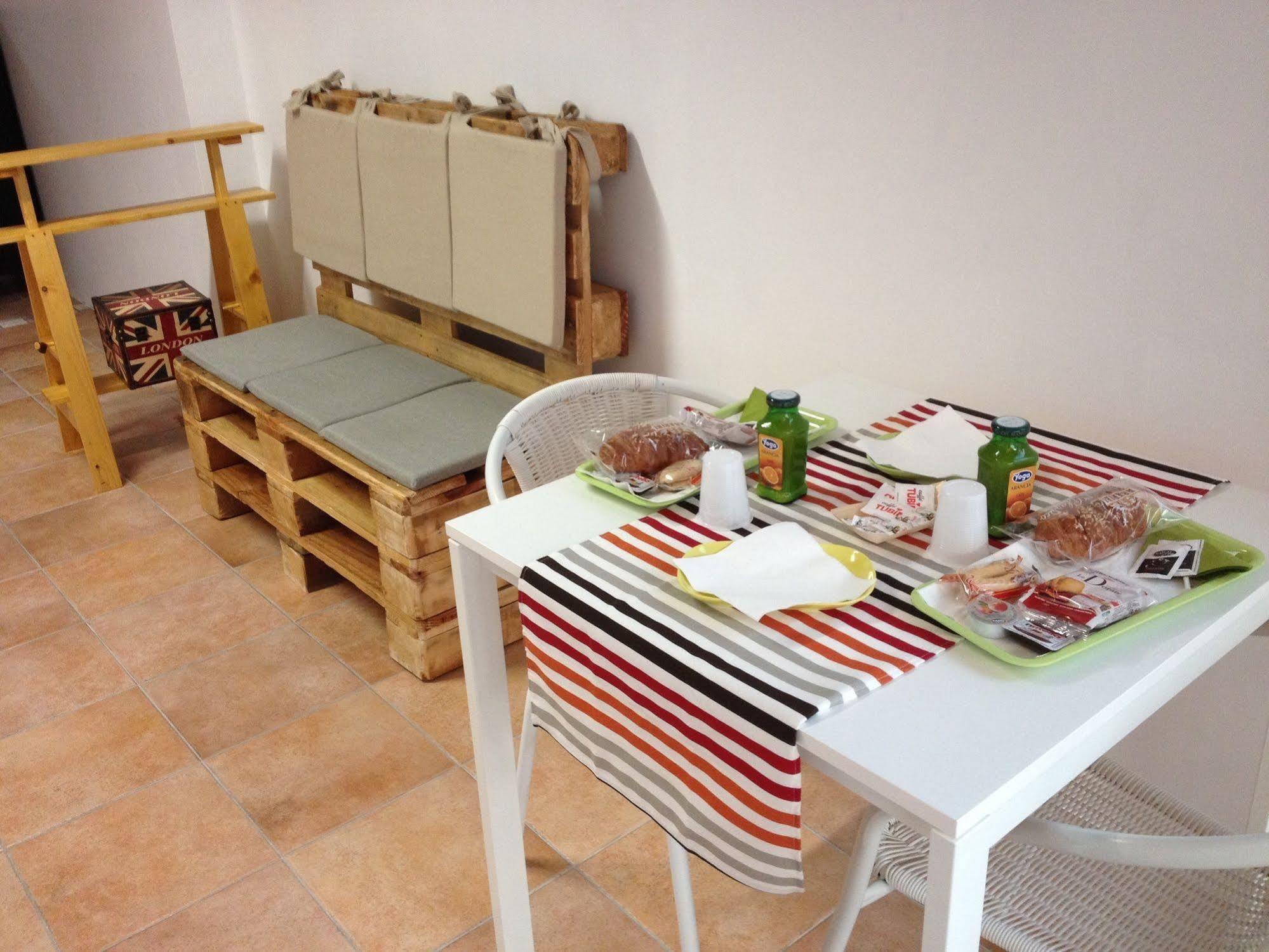 Motel 7 Laghi Castelletto Di Branduzzo Kültér fotó