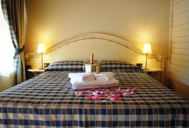 Motel 7 Laghi Castelletto Di Branduzzo Kültér fotó
